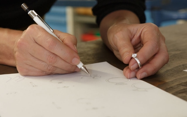 클래식한 핸드 드로잉과